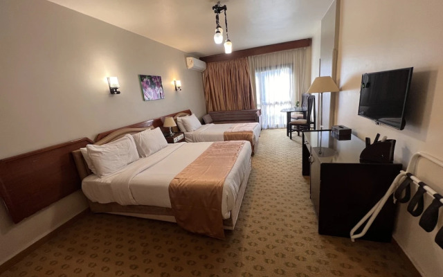Santana Hotel