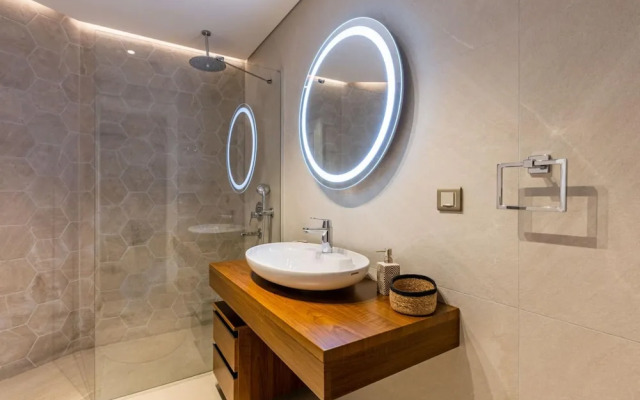 Stylish Flat Near Trendy Attractions in Beyoglu