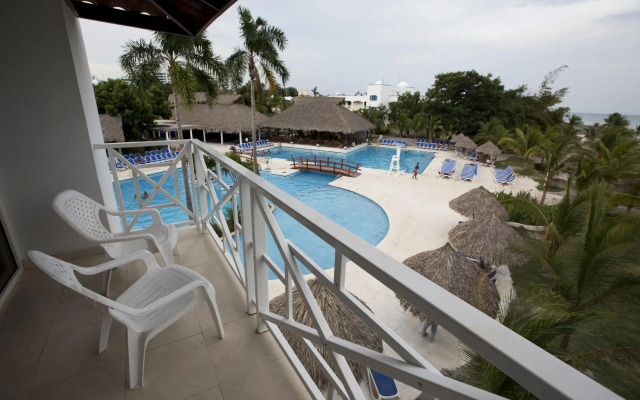 Playa Blanca Beach Resort - All Inclusive