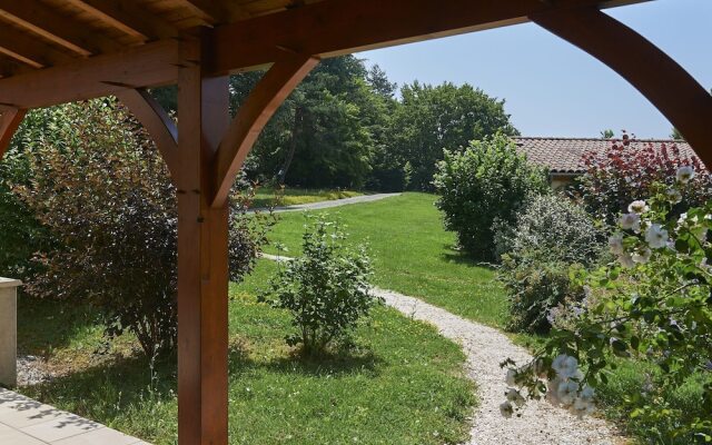 Charming House With a Covered Terrace Near Gourdon