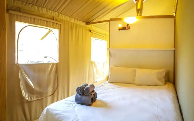 AfriCamps at Doolhof- Glamping