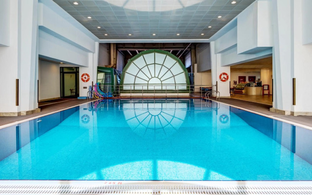 Golden Tulip Sharjah Hotel Apartments