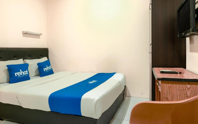 Rehat at Wahidin Guest House – Guest Rooms – Cirebon