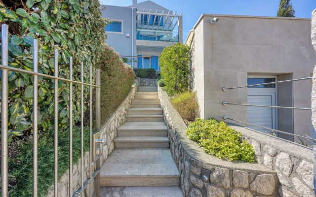 RR Losinj Harbour View Apartment