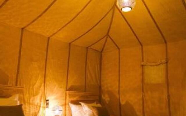 Sahara Luxury Camp