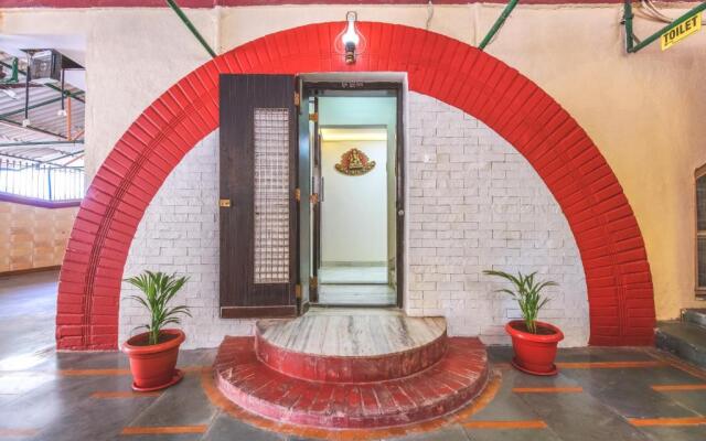 Hotel Nest In, Malad