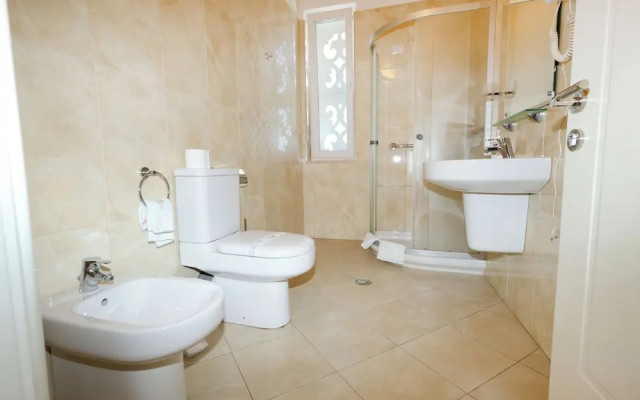 Grand White City Hotel