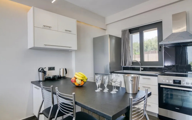 Serenity Suites Sea View 3