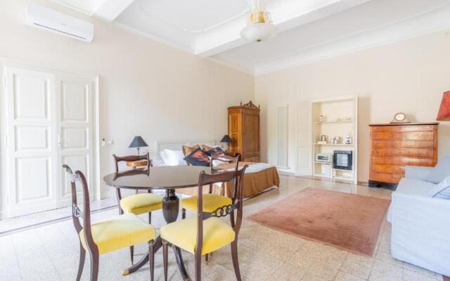 Elegant Suite In Old Monastery City Center