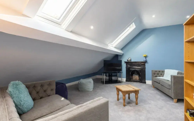 Host Stay Chatsworth Townhouse I