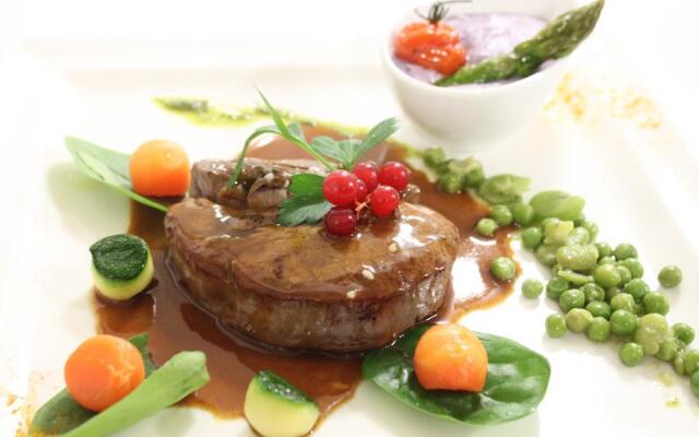 Hôtel Restaurant Les Vieilles Tours