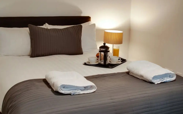 Base Serviced Apartments - Cumberland Apartments