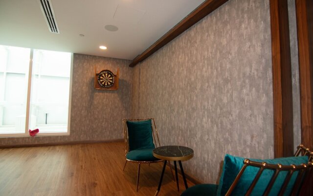 Lux BNB Jumeirah Lake Towers