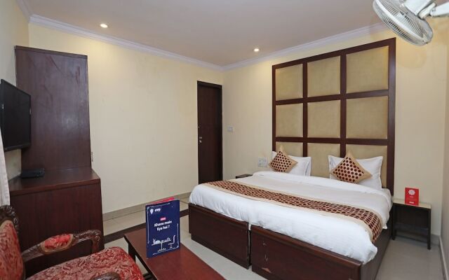 Vivek Hotel