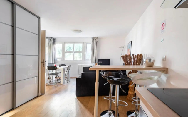Nice Flat 5 min walking from the sea