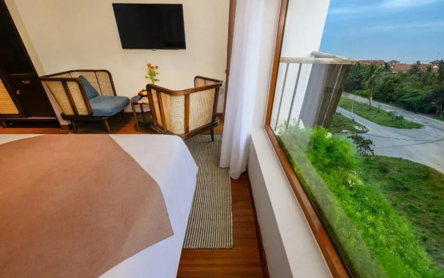 HA Ocean Front Hotel and Apartment