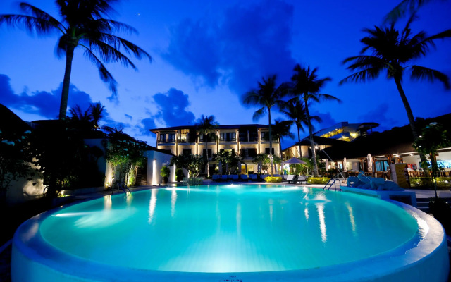 Iyara Beach Hotel & Plaza