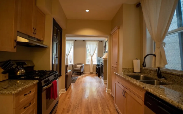 Old Town Suites Operated by Roscoe Village Guesthouse