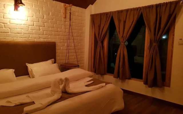 Winterfell The Stay, Unique River Front Resort