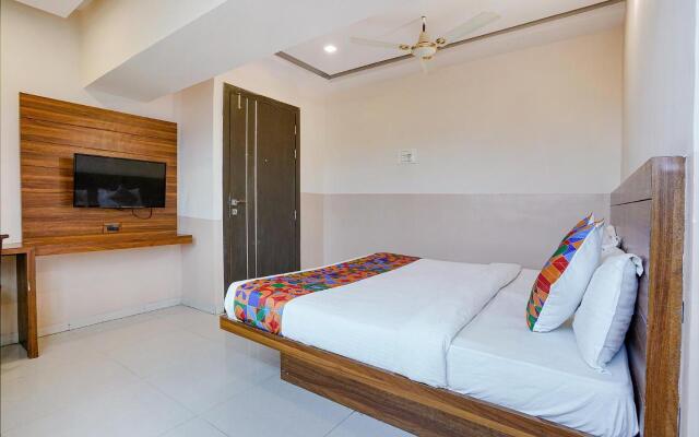 Fabhotel Paradise Inn