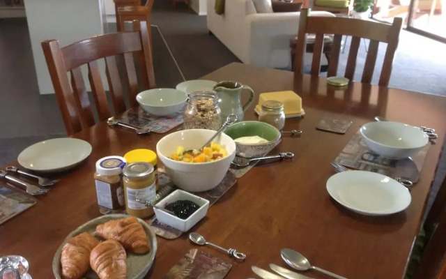 Rolling Hills Country Stay B&B
