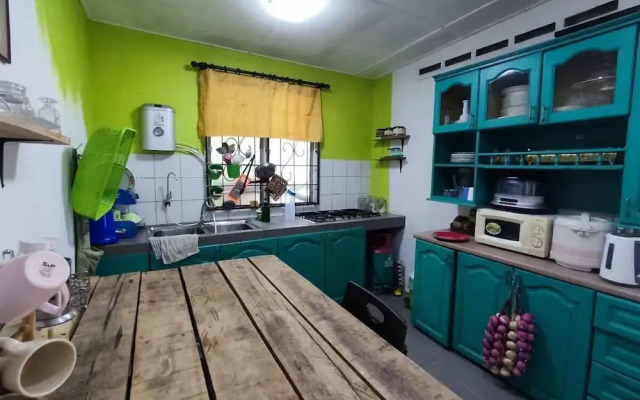 Yons' Homestay by Oyo Rooms