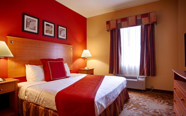 Best Western Plus New Cumberland Inn & Suites