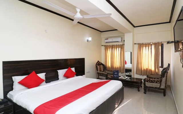 OYO 24951 Vaibhav Palace