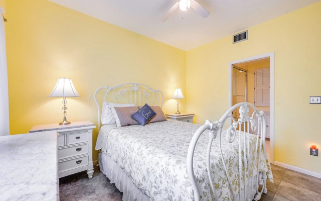 Lovely Naples Vacation Rental w/ Shared Pools!
