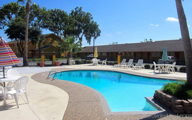 Americas Best Value Inn & Suites Brenham