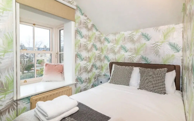 The River Cam Escape - 5bdr With Private Pond & Garden