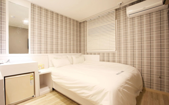 Shine Hotel