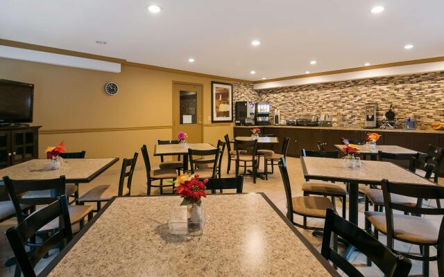 Best Western Maple Ridge Hotel