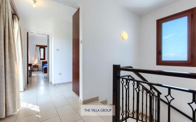 Villa 382