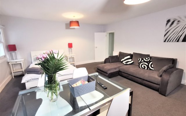 Spacious 2 bed flat in Camden