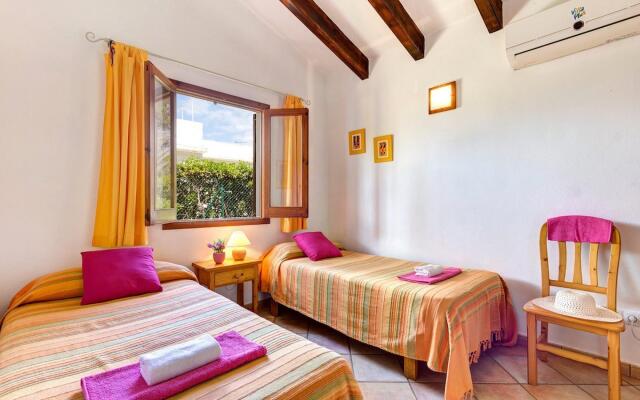 VILLA GERARD in Cala Blanca