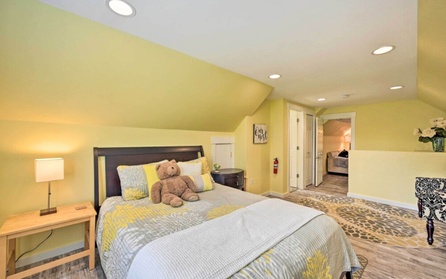 Family-friendly Kirkland Home ~ 1 Mi to Downtown