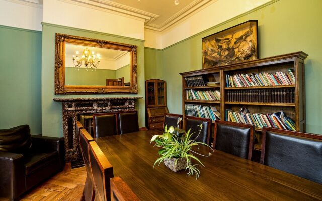 YHA Castleton Losehill Hall - Hostel