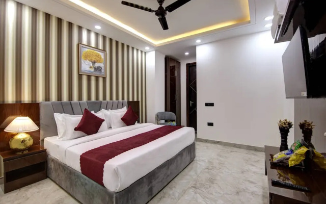 Lime Wood Stay Near Huda City Centre