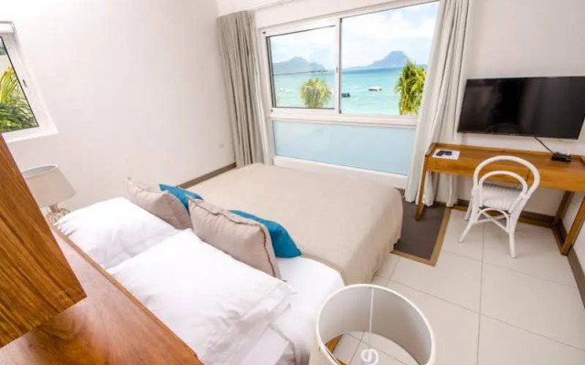 L'Escale Beachfront Luxury Suite By Dream Escapes