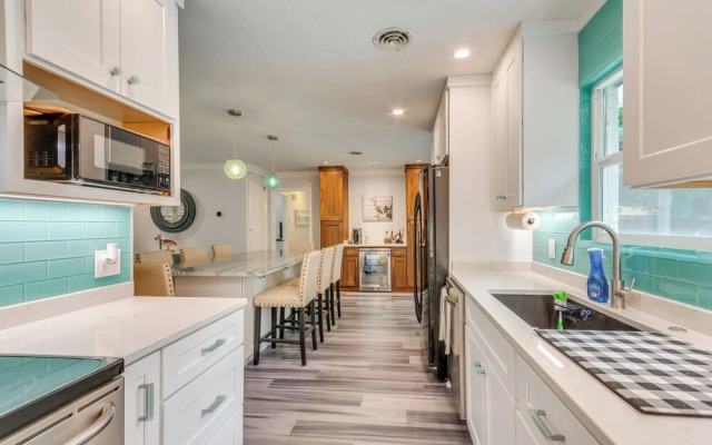 Swim, Golf & Relax: Family-friendly Pensacola Gem