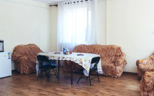 Guesthouse on Zhibek-Zholu 479