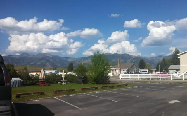 Swiss Mountain Motel