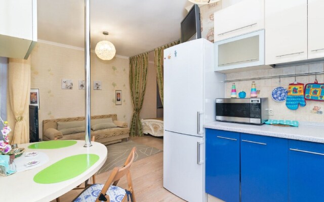 Etazhi Na Malysheva 4B Apartment