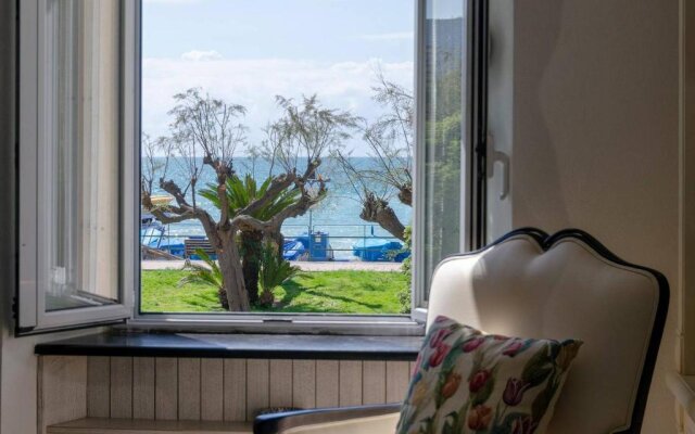 ALTIDO Lovely Apt for 4, with SeaView Moments from Beach