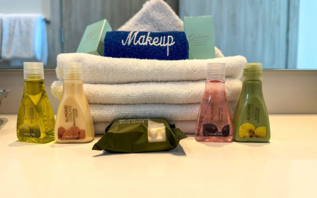 Sandy Beach 2BR Beachfront Getaway