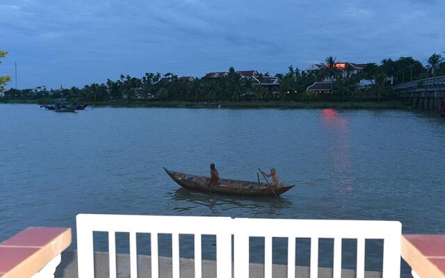 Huy Hoang River Hotel