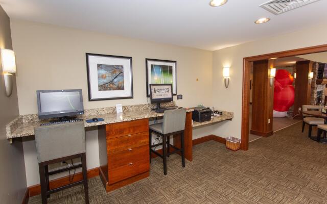 Staybridge Suites Bowling Green by IHG