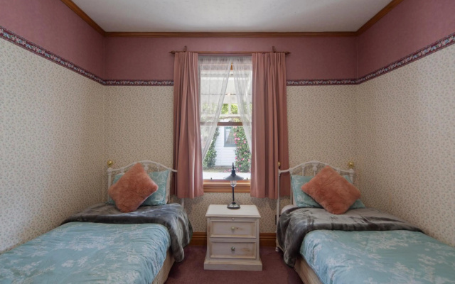 Settlers Cottage Motel – Guest Rooms – Arrowtown