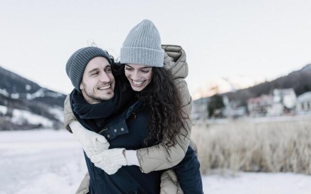 Lacumontes Lake View Apartments